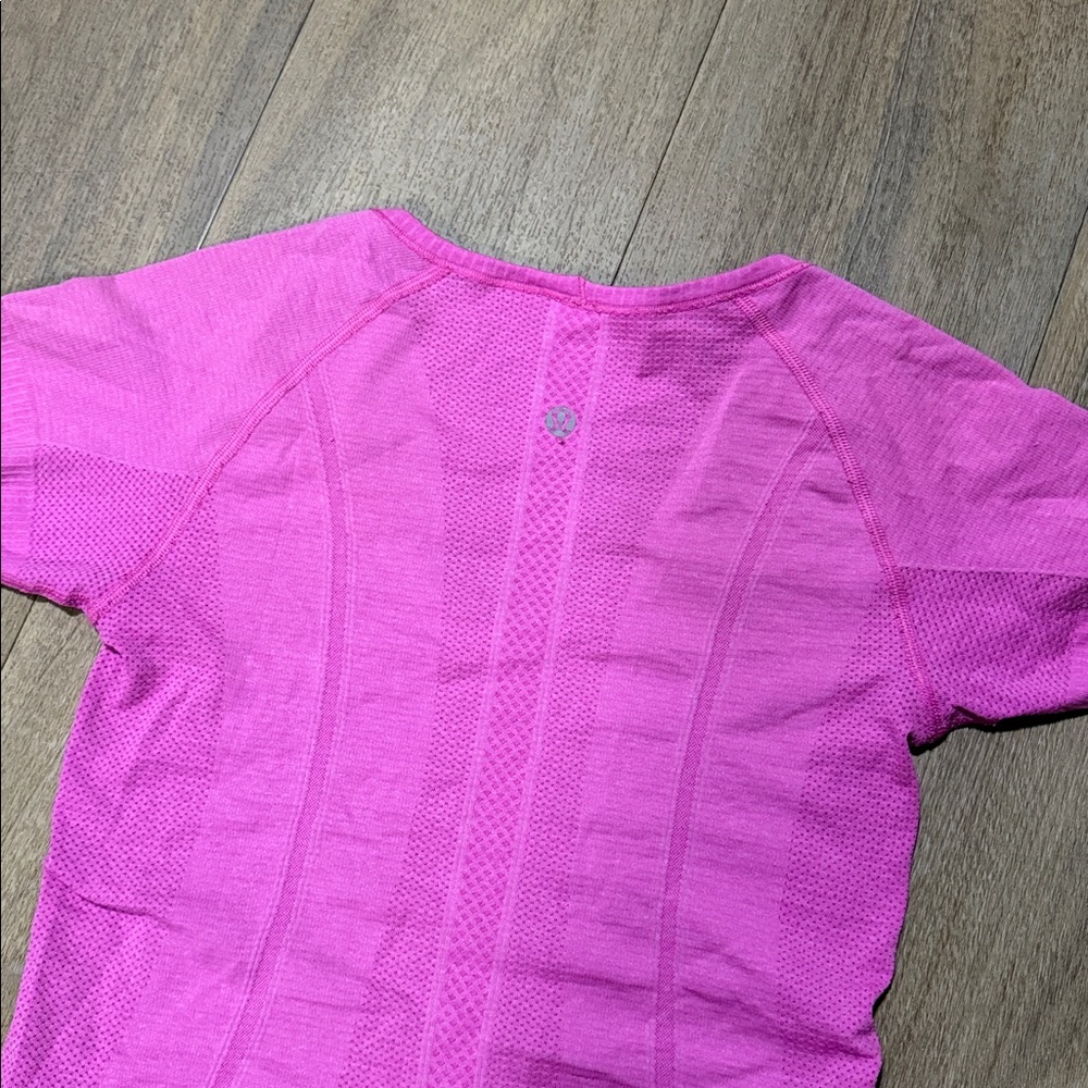 Lululemon Run: Swiftly Tech V Neck - Picture 7 of 7